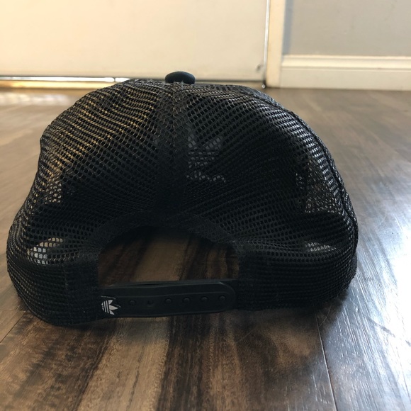 Adidas SnapBack hat - Picture 2 of 3